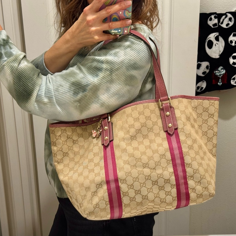 Gucci Jolicuer Tote bag with butterfly charm with COA - Picture 7 of 16